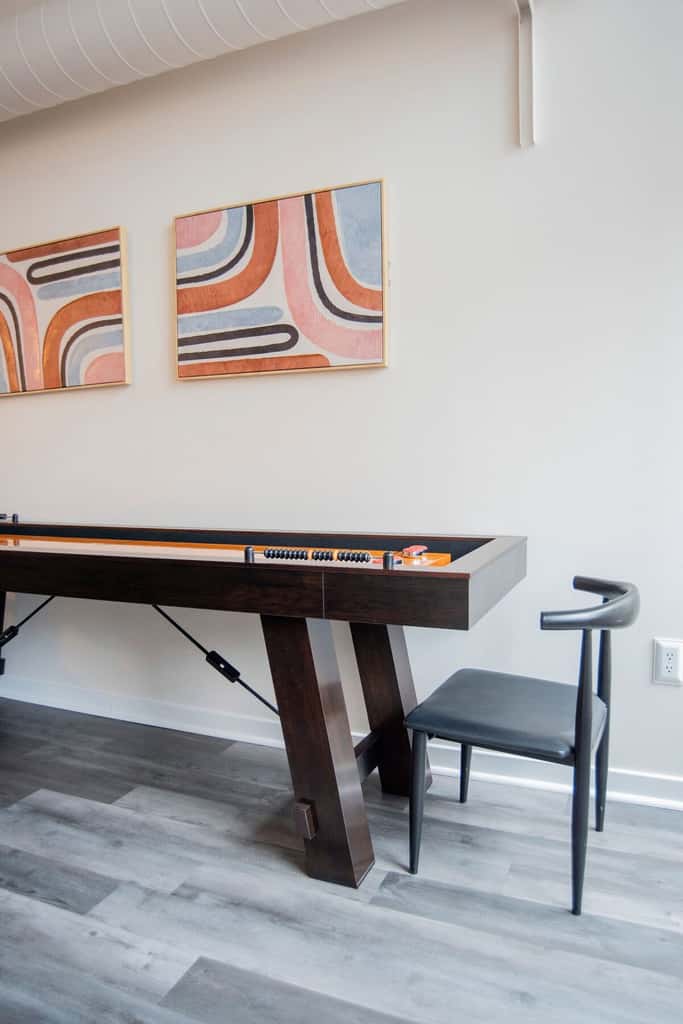 3BR | Pool Table + Arcade + Gym by CozySuites