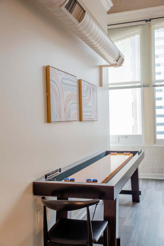 3BR | Pool Table + Arcade + Gym by CozySuites