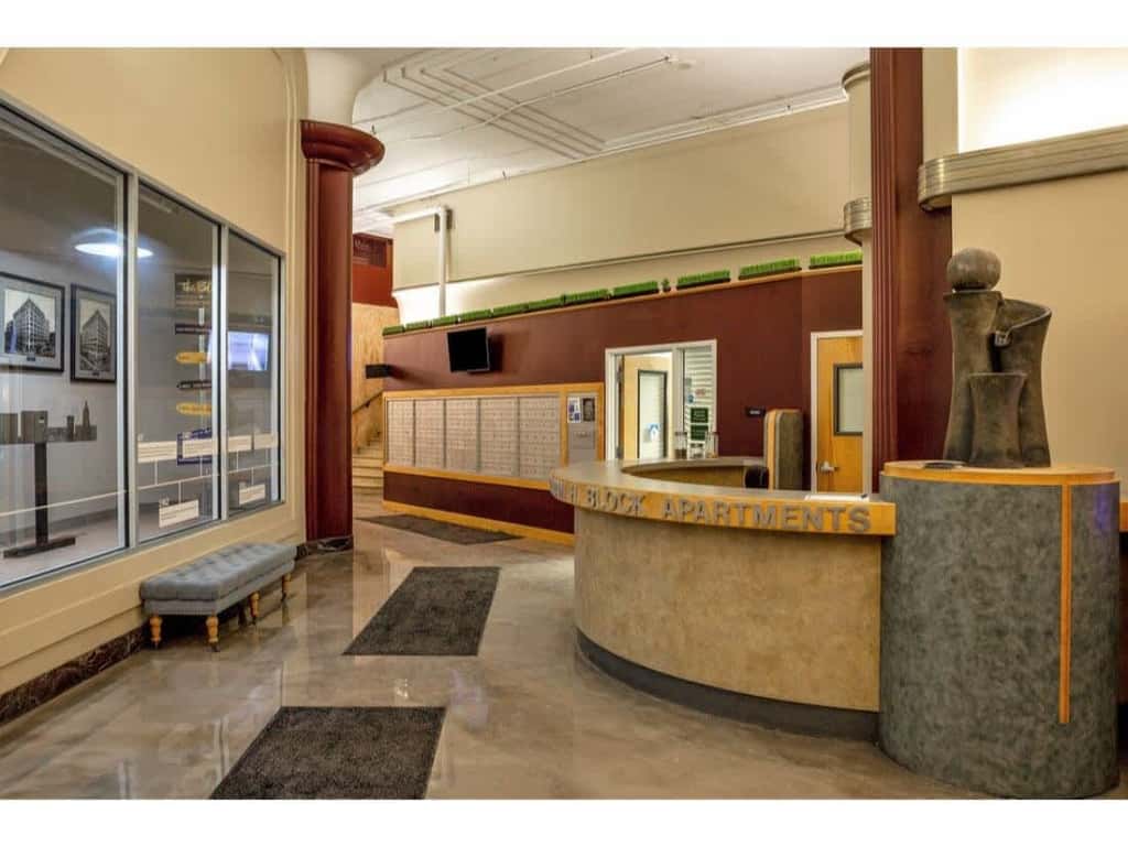 2BR Gym, Skybridge Access| Block by CozySuites