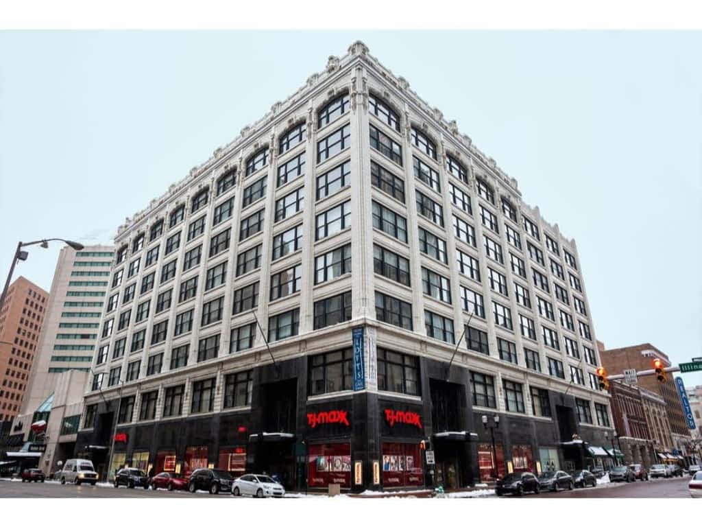 2BR Gym, Skybridge Access| Block by CozySuites