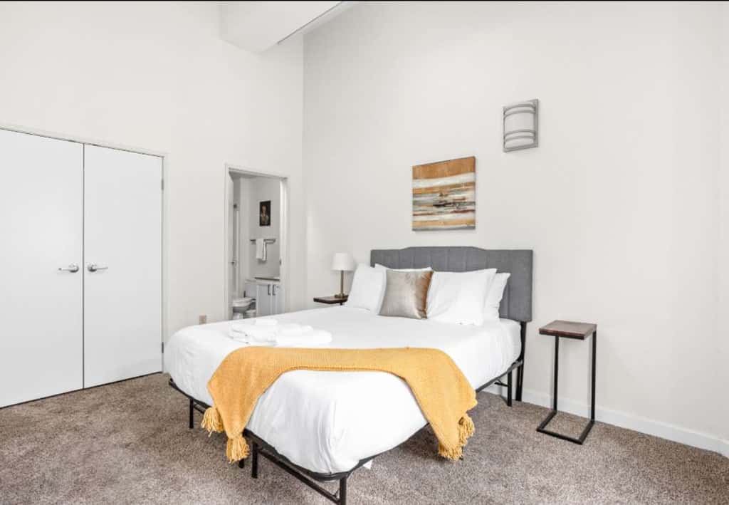 2BR Gym, Skybridge Access| Block by CozySuites