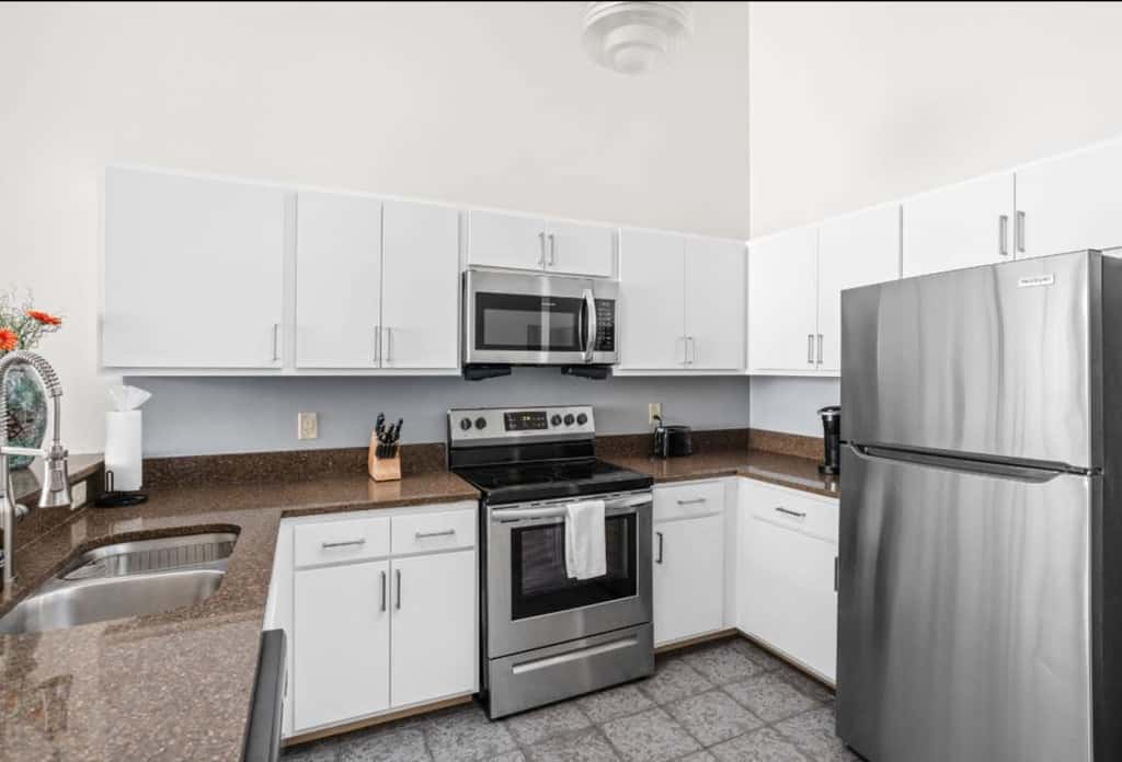 2BR Gym, Skybridge Access| Block by CozySuites