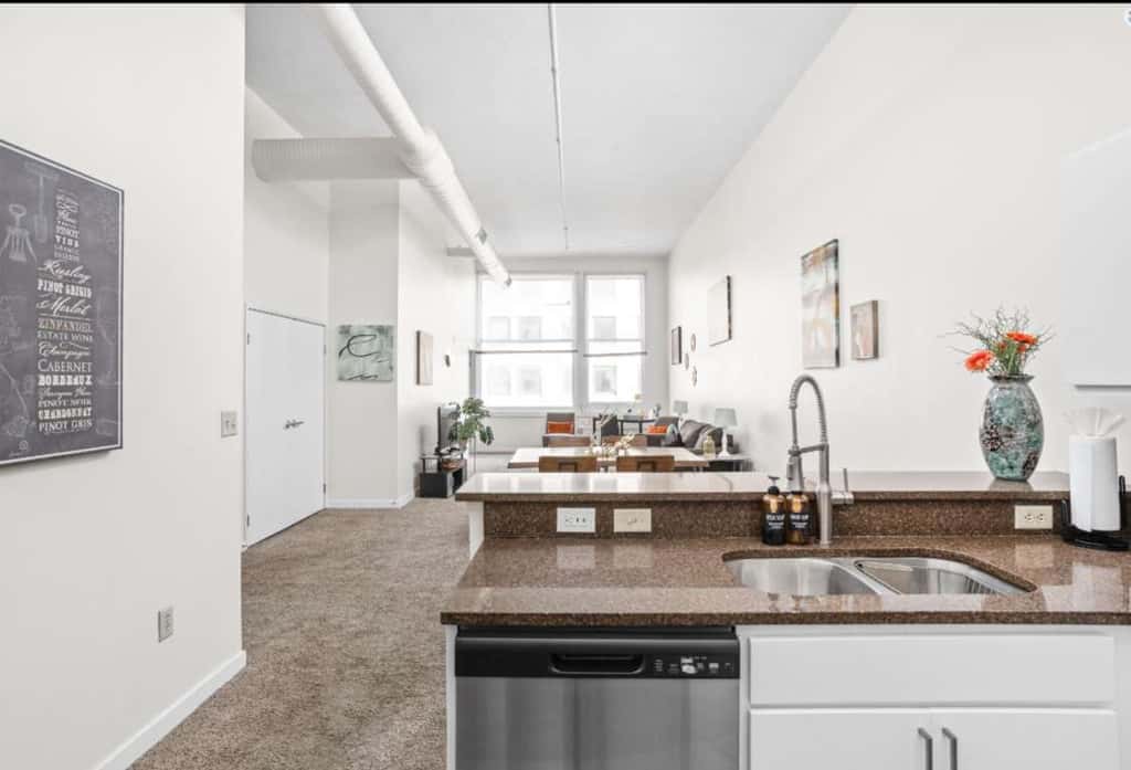 2BR Gym, Skybridge Access| Block by CozySuites