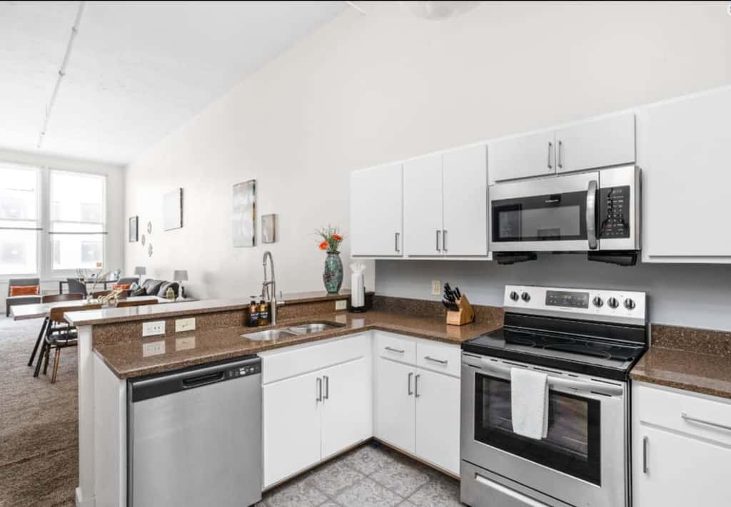 2BR Gym, Skybridge Access| Block by CozySuites