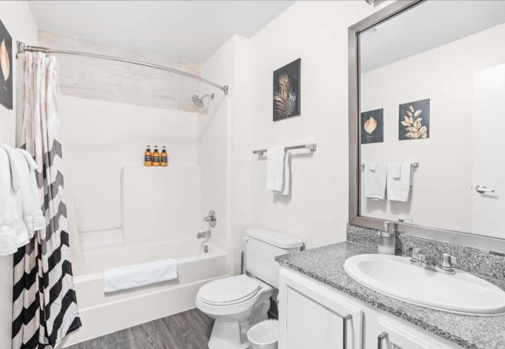 2BR Gym, Skybridge Access| Block by CozySuites