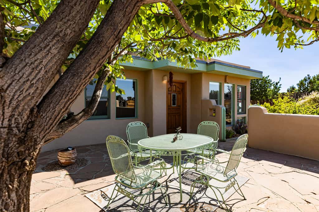 Casa de Colores - Adobe Retreat, Dog-Friendly, AC