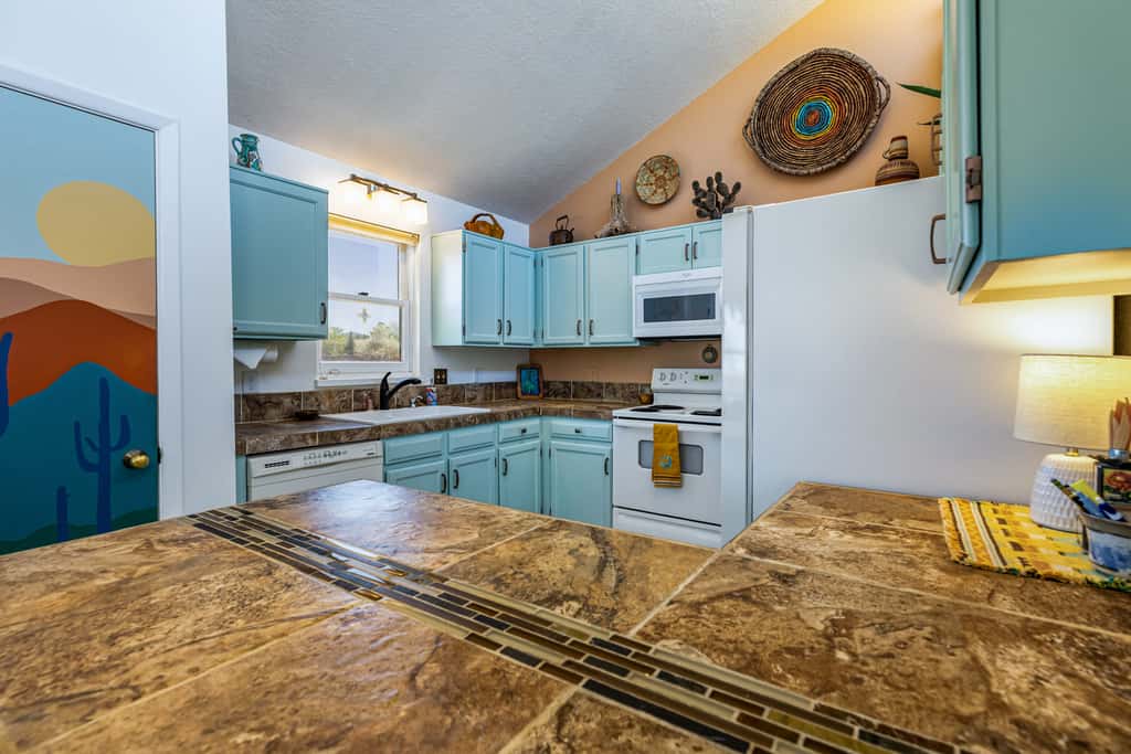 Casa de Colores - Adobe Retreat, Dog-Friendly, AC
