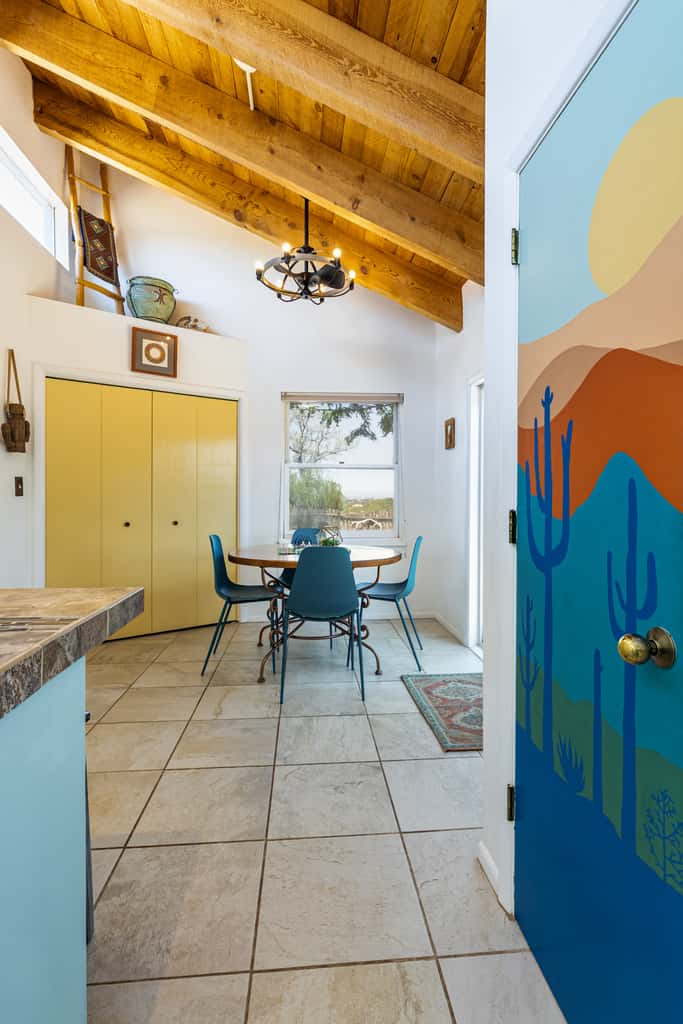 Casa de Colores - Adobe Retreat, Dog-Friendly, AC