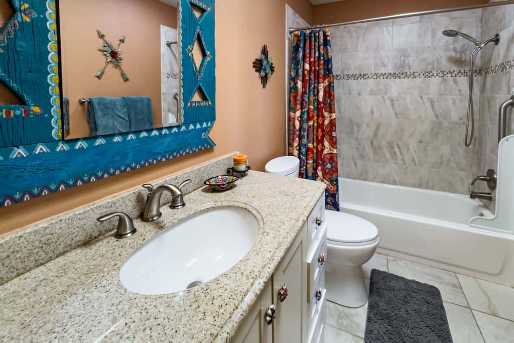 Casa de Colores - Adobe Retreat, Dog-Friendly, AC