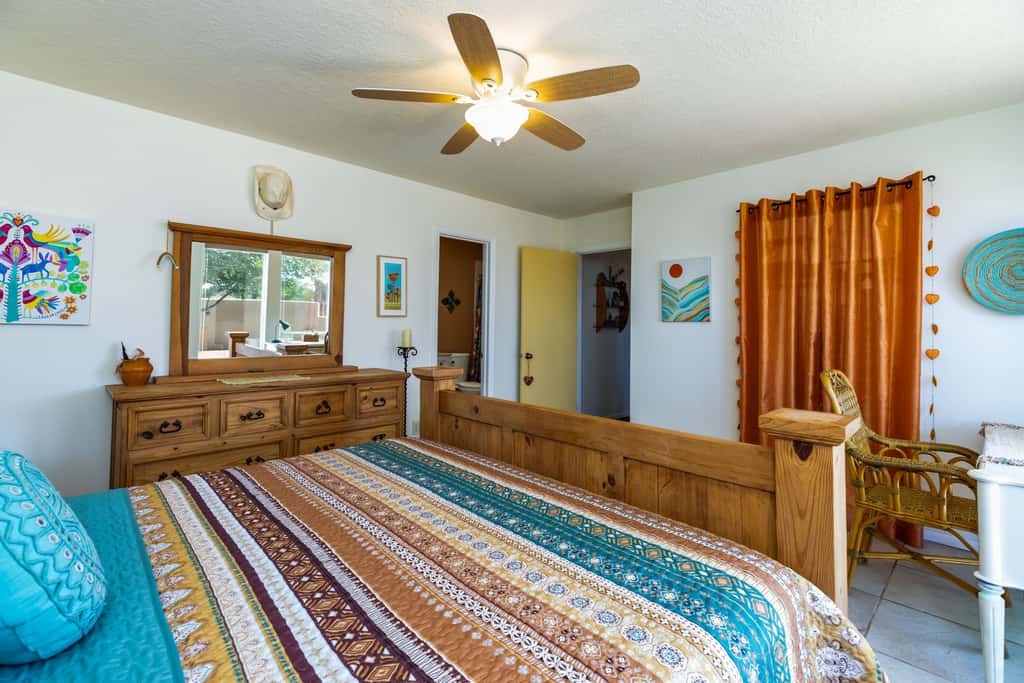 Casa de Colores - Adobe Retreat, Dog-Friendly, AC
