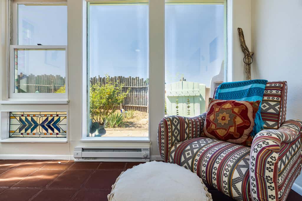 Casa de Colores - Adobe Retreat, Dog-Friendly, AC