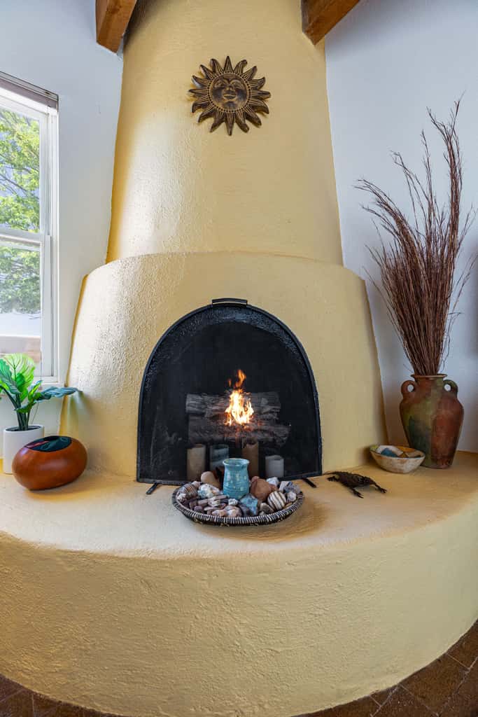 Casa de Colores - Adobe Retreat, Dog-Friendly, AC