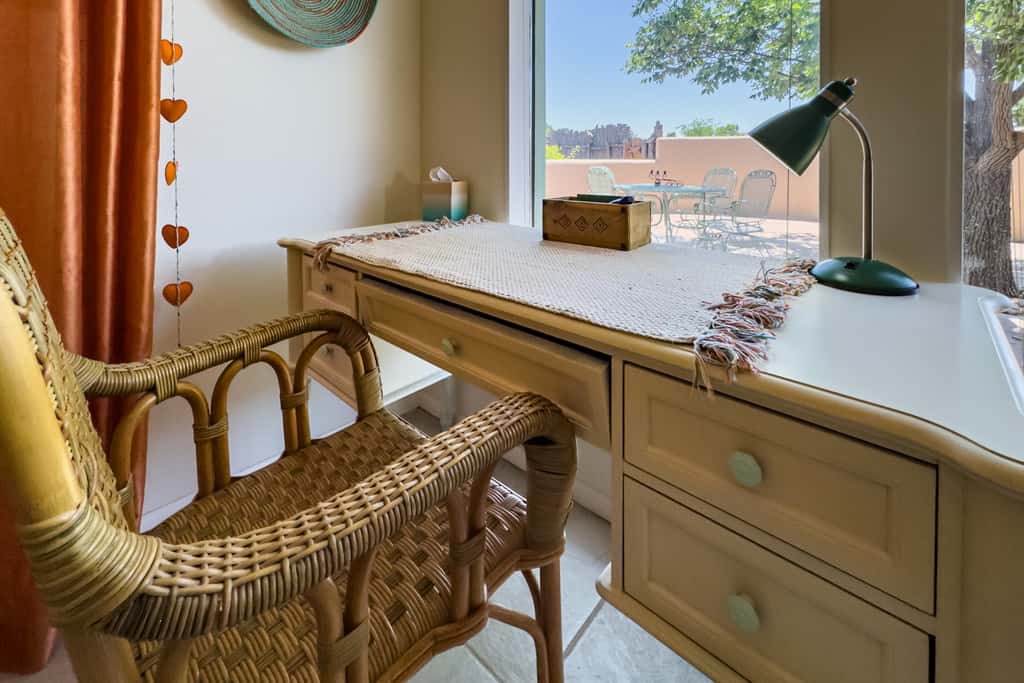 Casa de Colores - Adobe Retreat, Dog-Friendly, AC