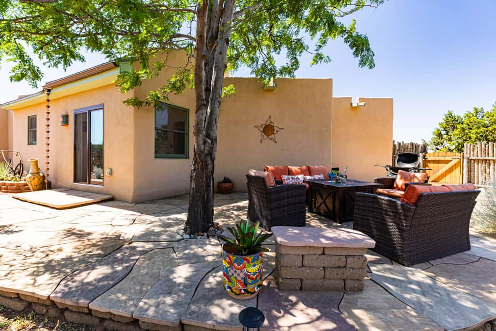 Casa de Colores - Adobe Retreat, Dog-Friendly, AC