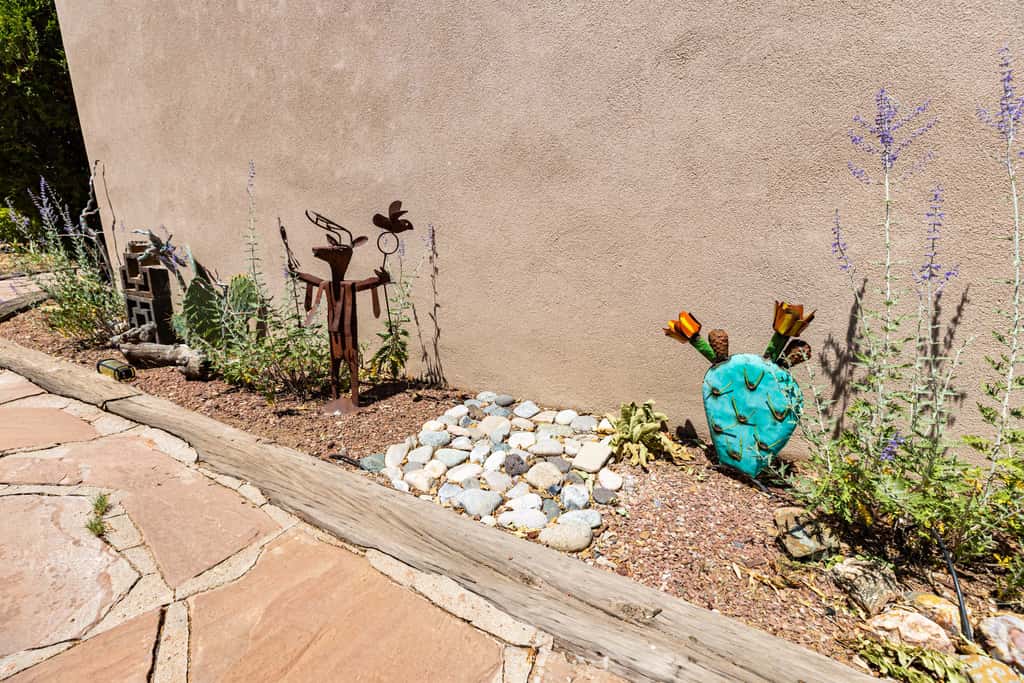 Casa de Colores - Adobe Retreat, Dog-Friendly, AC
