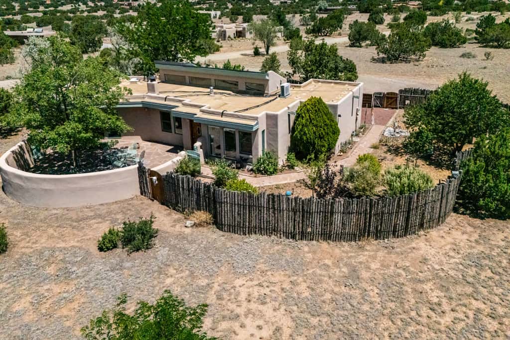 Casa de Colores - Adobe Retreat, Dog-Friendly, AC