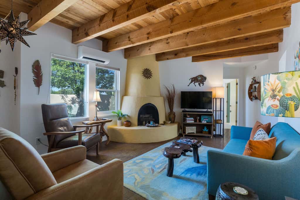 Casa de Colores - Adobe Retreat, Dog-Friendly, AC