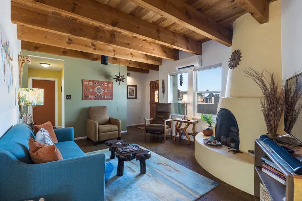 Casa de Colores - Adobe Retreat, Dog-Friendly, AC