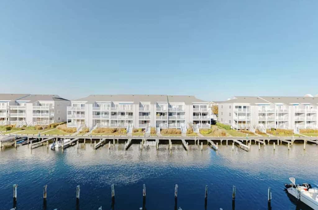 Hidden Harbour 122F - Near Beach