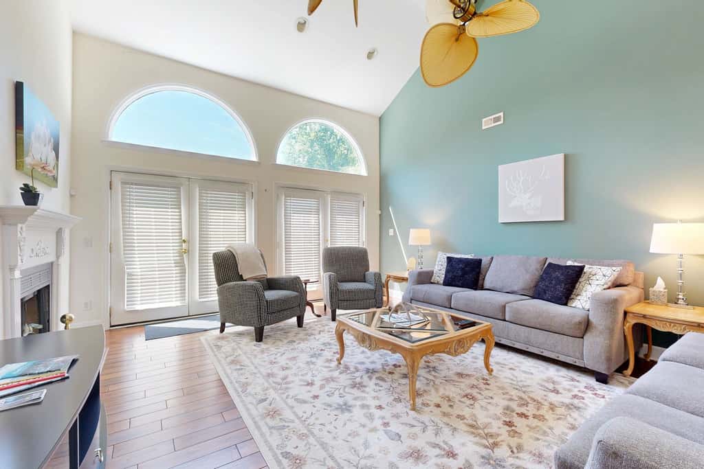 Lake Lure Lakefront House, Private Dock, Multiple Decks, Kayaks, Mountain Views, Gameroom