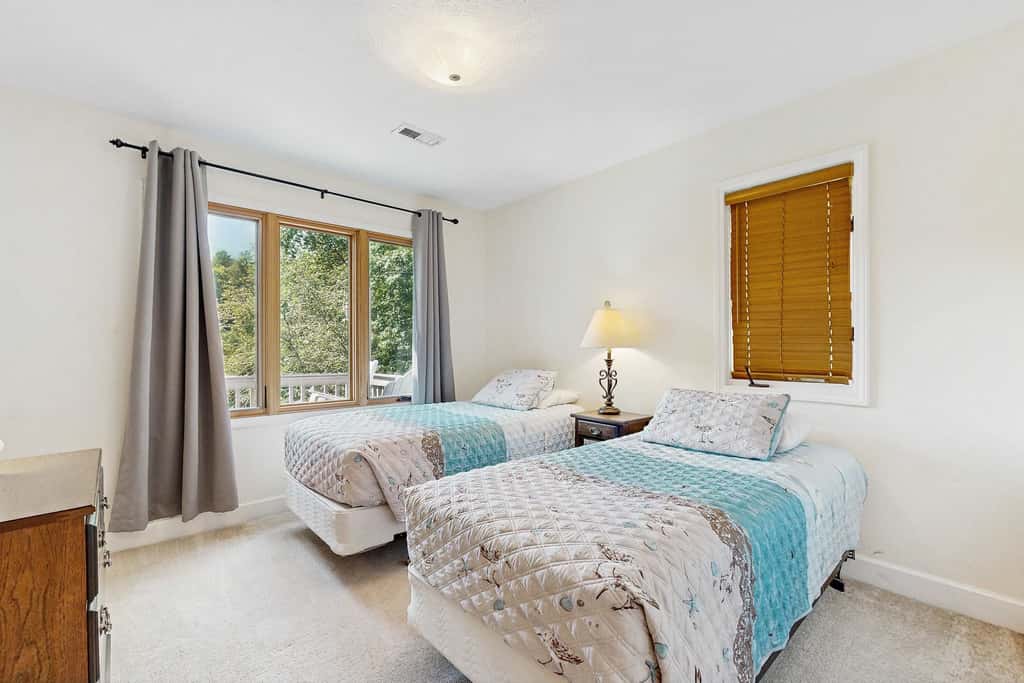 Lake Lure Lakefront House, Private Dock, Multiple Decks, Kayaks, Mountain Views, Gameroom