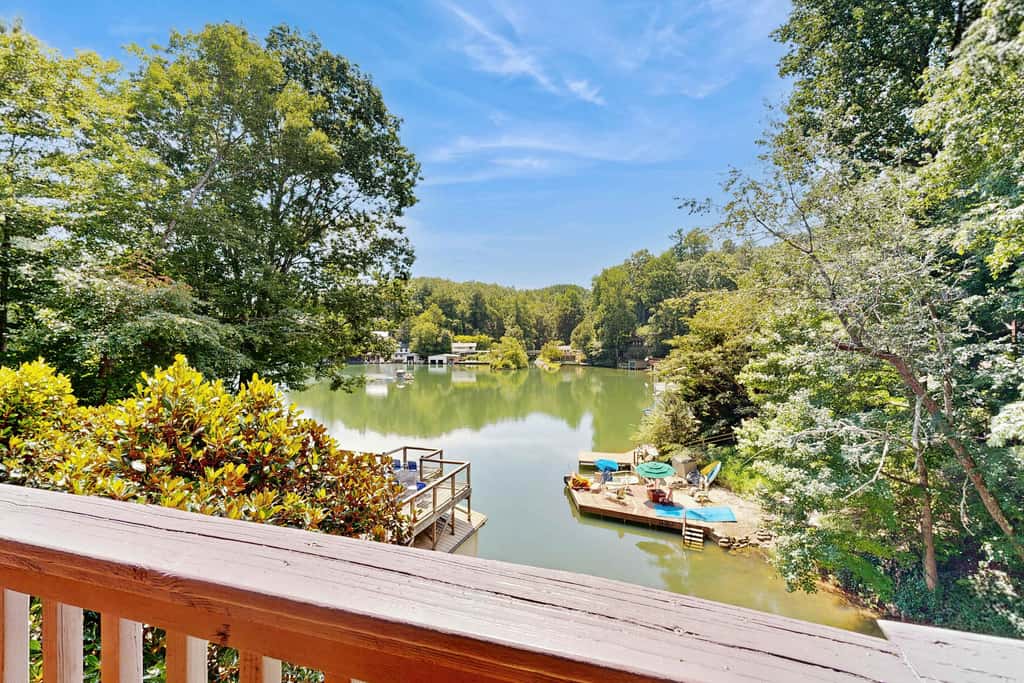 Lake Lure Lakefront House, Private Dock, Multiple Decks, Kayaks, Mountain Views, Gameroom