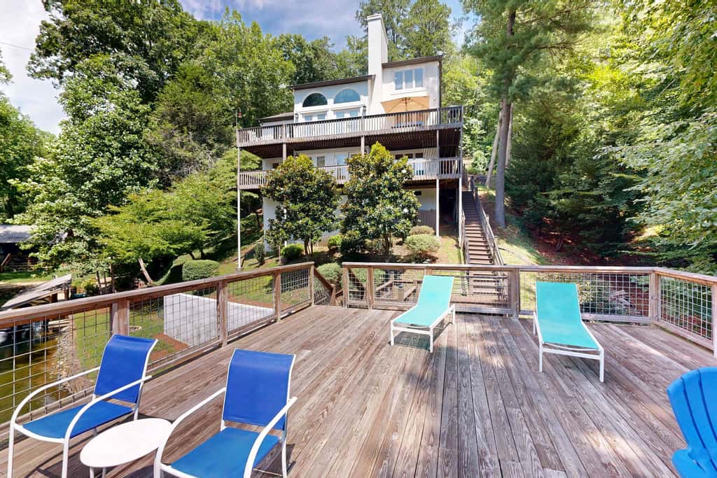 Lake Lure Lakefront House, Private Dock, Multiple Decks, Kayaks, Mountain Views, Gameroom