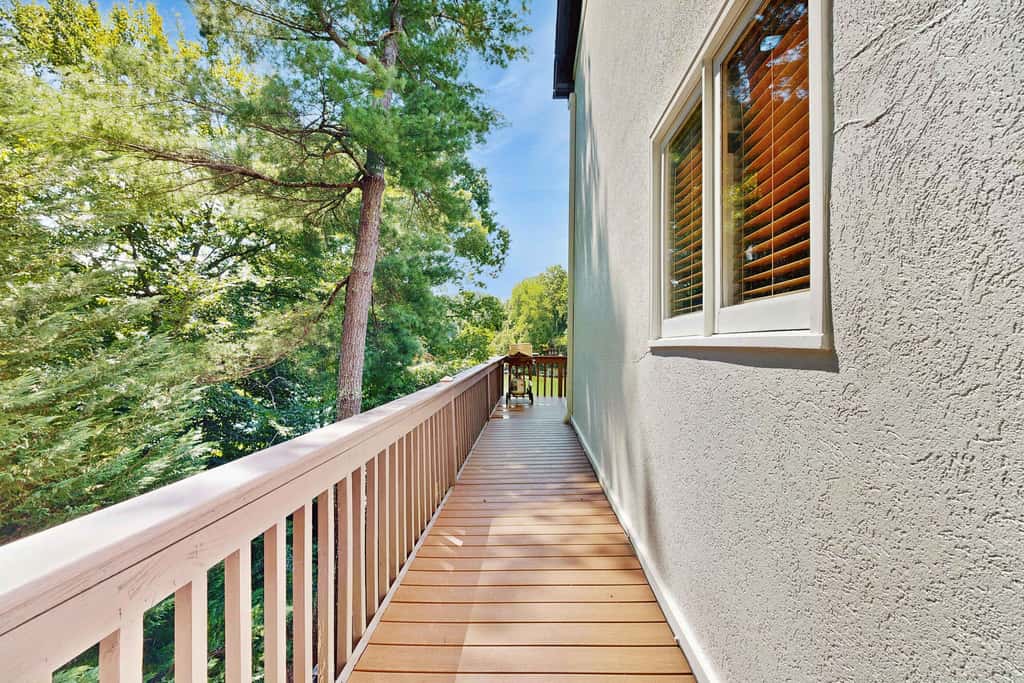 Lake Lure Lakefront House, Private Dock, Multiple Decks, Kayaks, Mountain Views, Gameroom