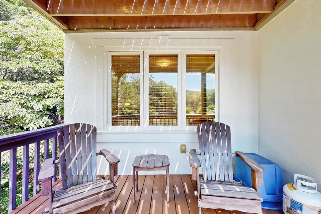 Lake Lure Lakefront House, Private Dock, Multiple Decks, Kayaks, Mountain Views, Gameroom