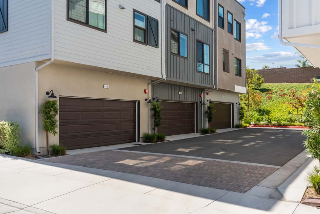Modern 4BR Townhouse near Beach & Legoland