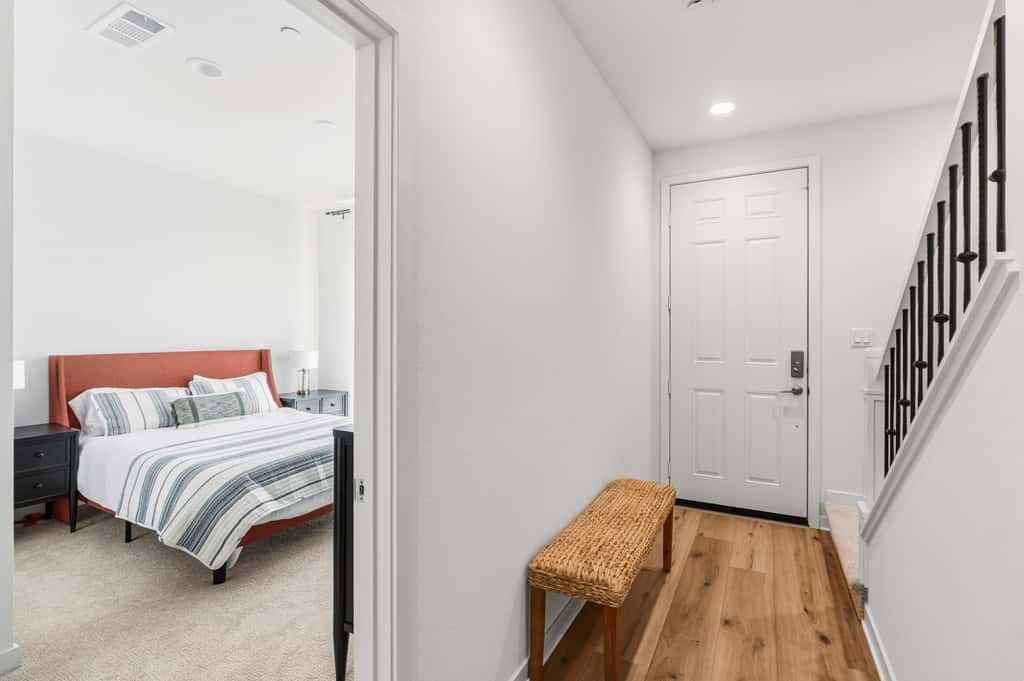Modern 4BR Townhouse near Beach & Legoland