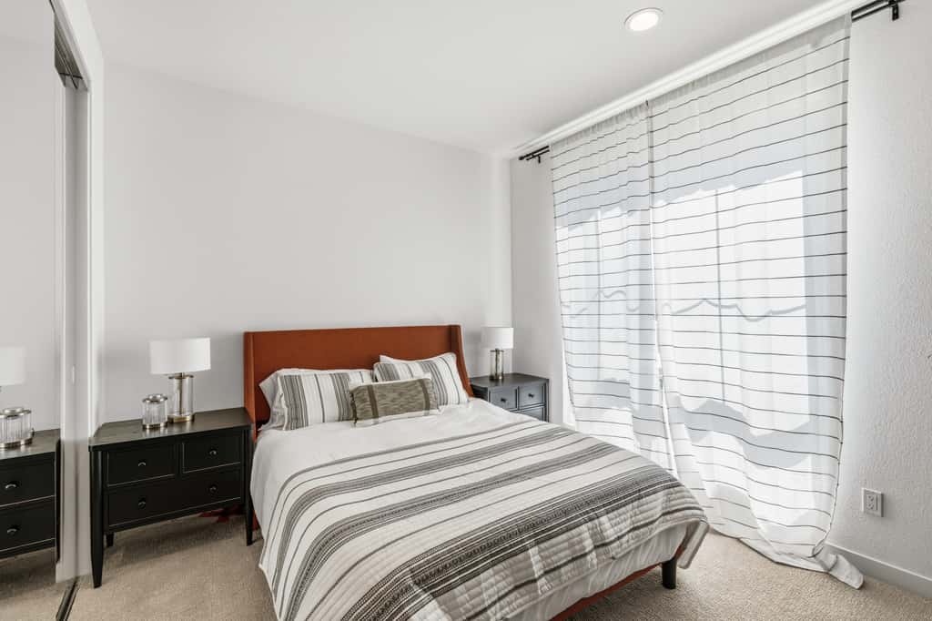 Modern 4BR Townhouse near Beach & Legoland