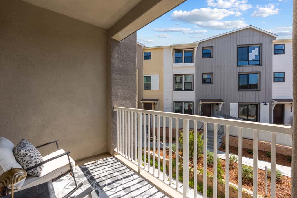 Modern 4BR Townhouse near Beach & Legoland