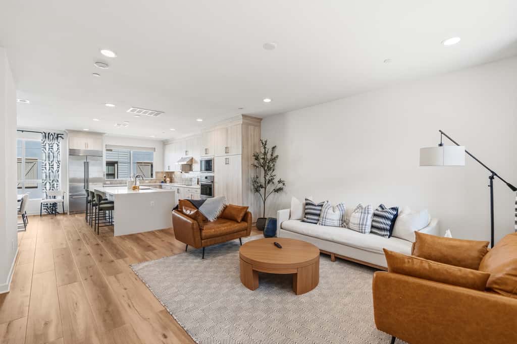 Modern 4BR Townhouse near Beach & Legoland
