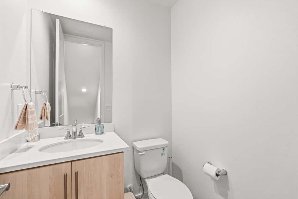 Modern 4BR Townhouse near Beach & Legoland