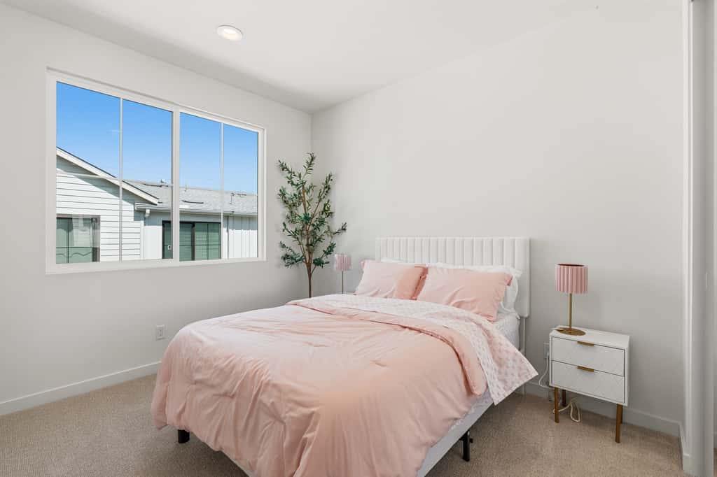 Modern 4BR Townhouse near Beach & Legoland