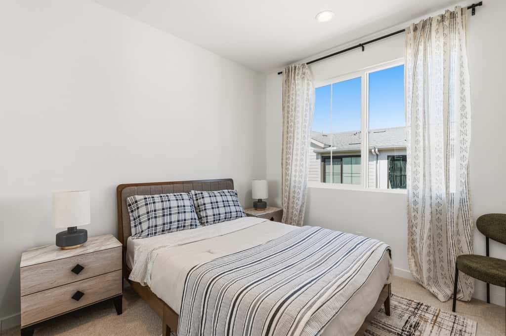 Modern 4BR Townhouse near Beach & Legoland