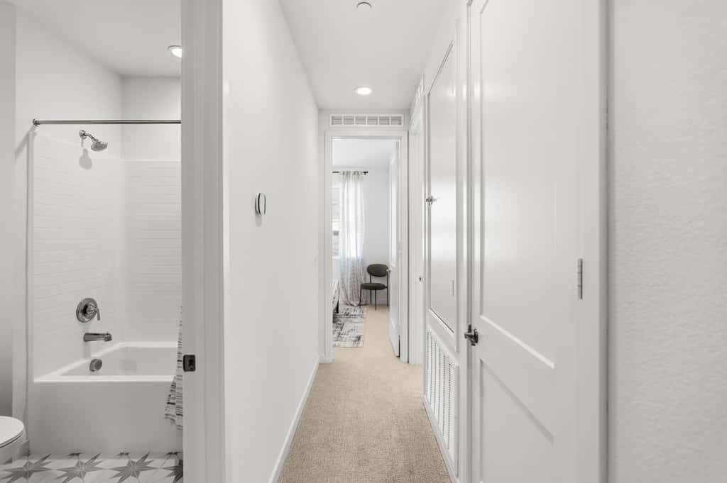 Modern 4BR Townhouse near Beach & Legoland