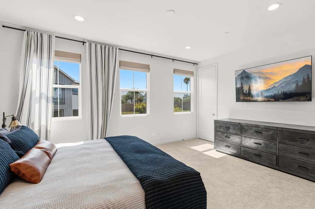 Modern 4BR Townhouse near Beach & Legoland