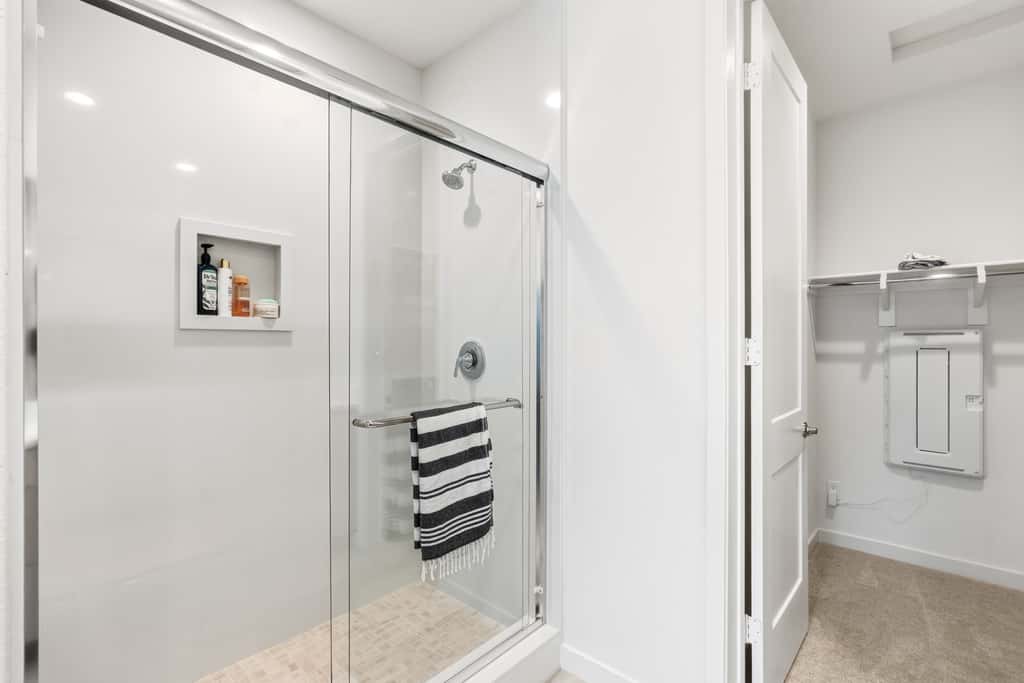 Modern 4BR Townhouse near Beach & Legoland