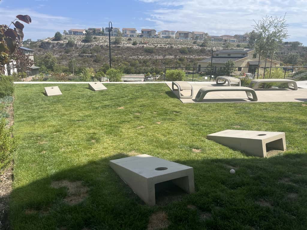 Modern 4BR Townhouse near Beach & Legoland