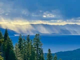Heavenly Vista Lago Lake View - Luxury Ski-In-Ski-Out Retreat with Stunning Lake Views