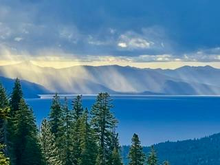 Heavenly Vista Lago Lake View - Luxury Ski-In-Ski-Out Retreat with Stunning Lake Views