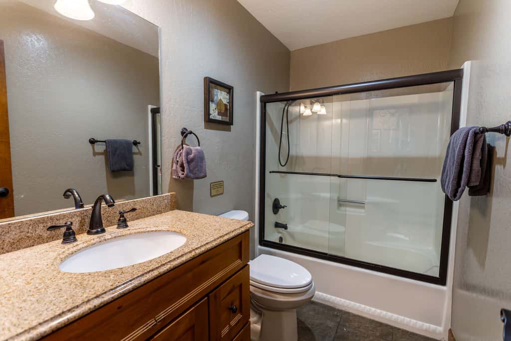 Heavenly Vista Lago Lake View - Luxury Ski-In-Ski-Out Retreat with Stunning Lake Views