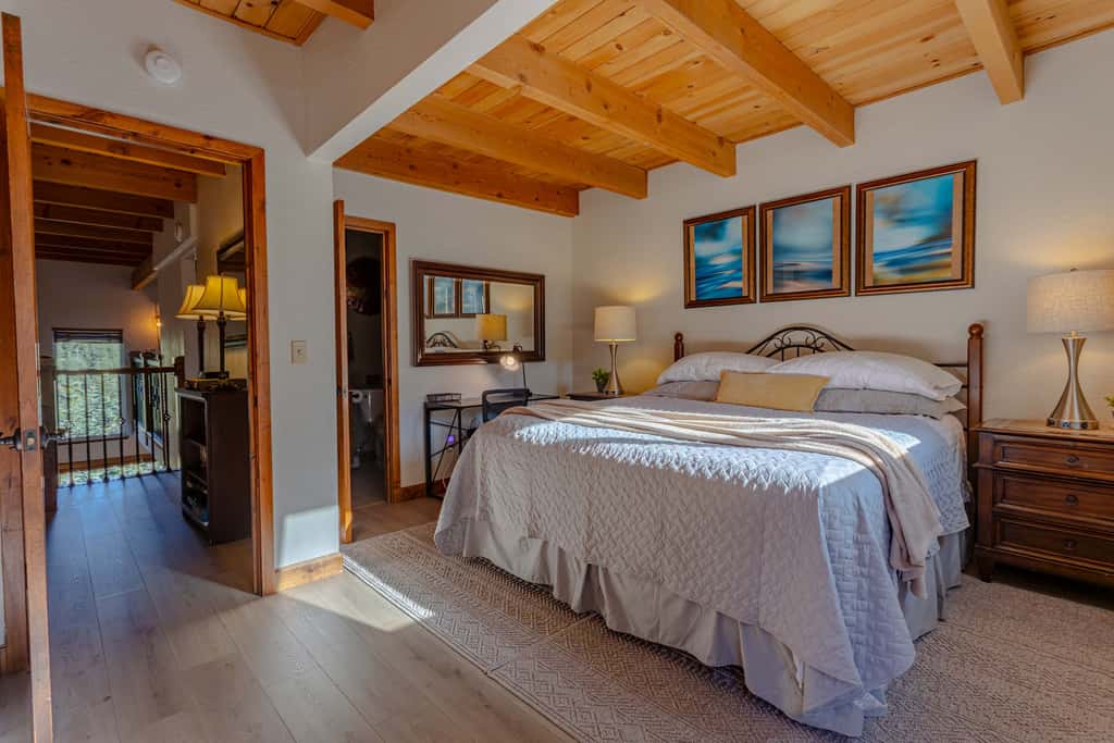 Heavenly Vista Lago Lake View - Luxury Ski-In-Ski-Out Retreat with Stunning Lake Views