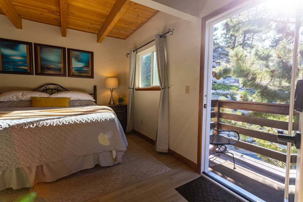 Heavenly Vista Lago Lake View - Luxury Ski-In-Ski-Out Retreat with Stunning Lake Views