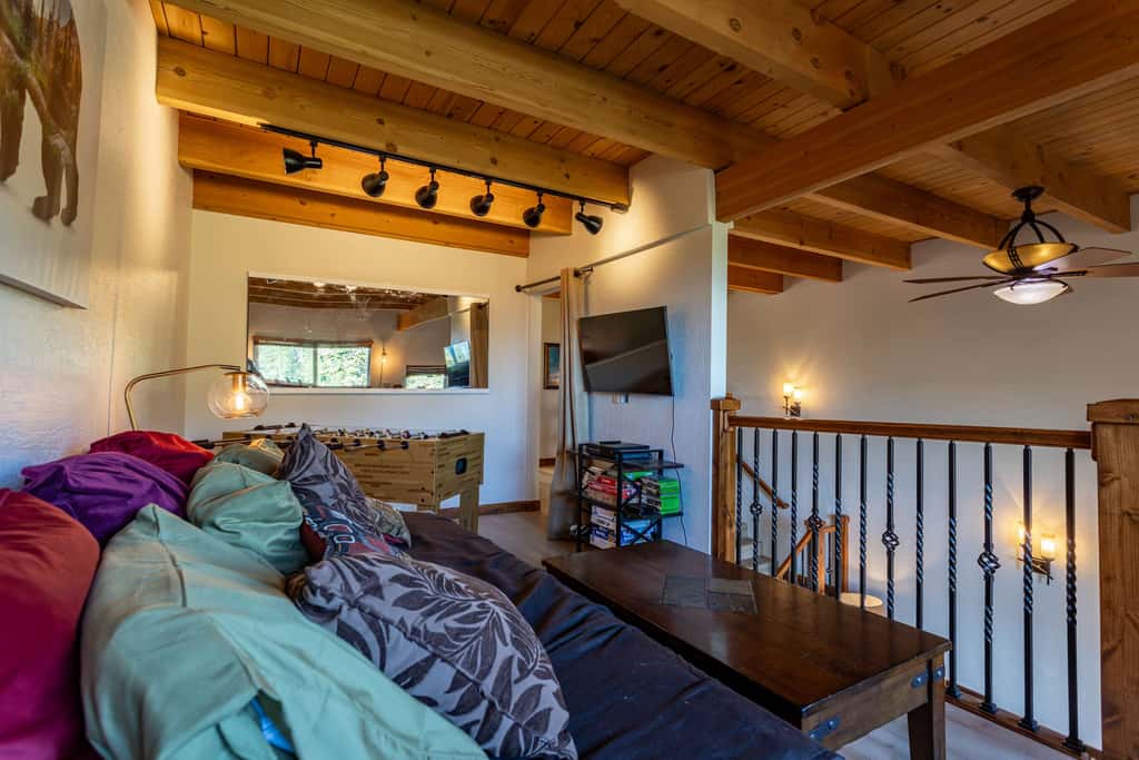 Heavenly Vista Lago Lake View - Luxury Ski-In-Ski-Out Retreat with Stunning Lake Views