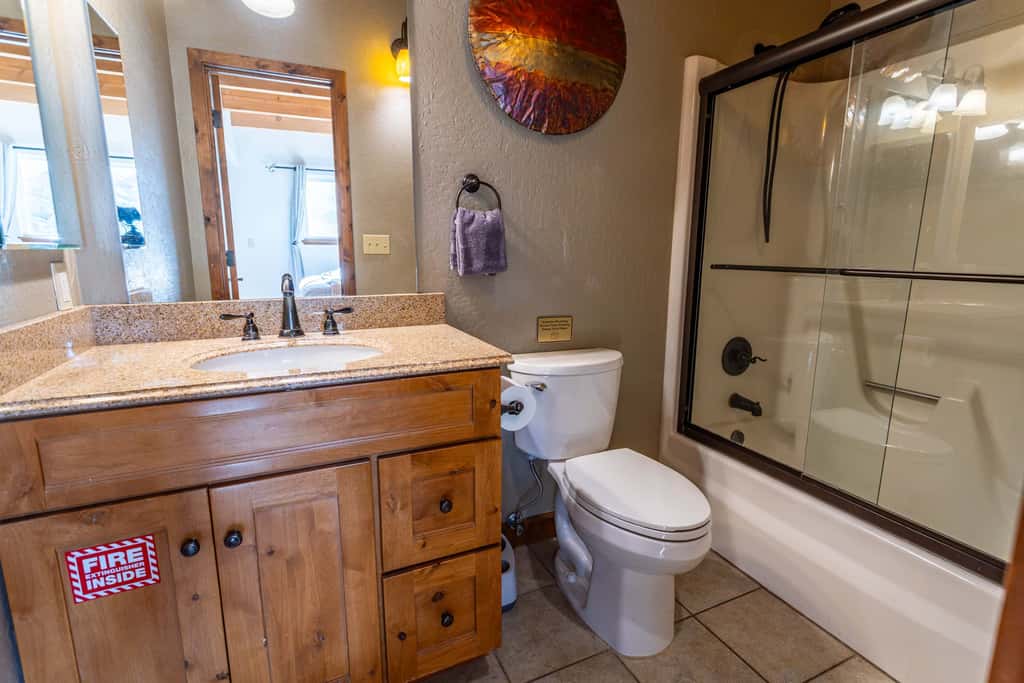 Heavenly Vista Lago Lake View - Luxury Ski-In-Ski-Out Retreat with Stunning Lake Views