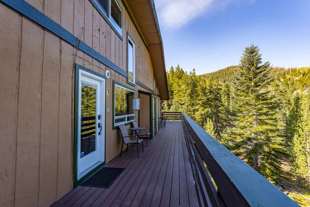 Heavenly Vista Lago Lake View - Luxury Ski-In-Ski-Out Retreat with Stunning Lake Views