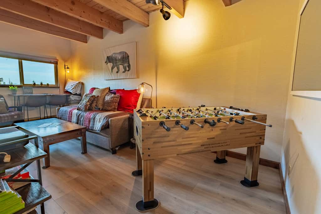 Heavenly Vista Lago Lake View - Luxury Ski-In-Ski-Out Retreat with Stunning Lake Views